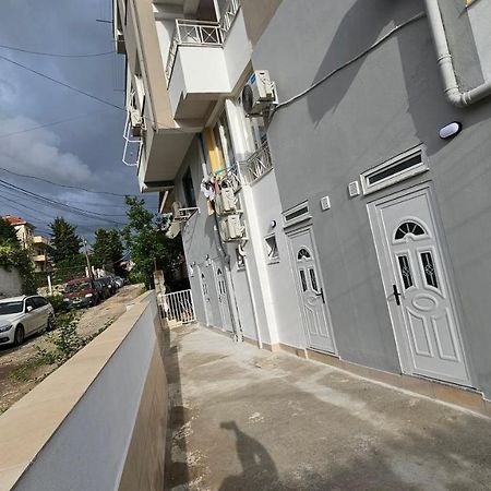 Ulliri Apartment Tirana Exterior foto