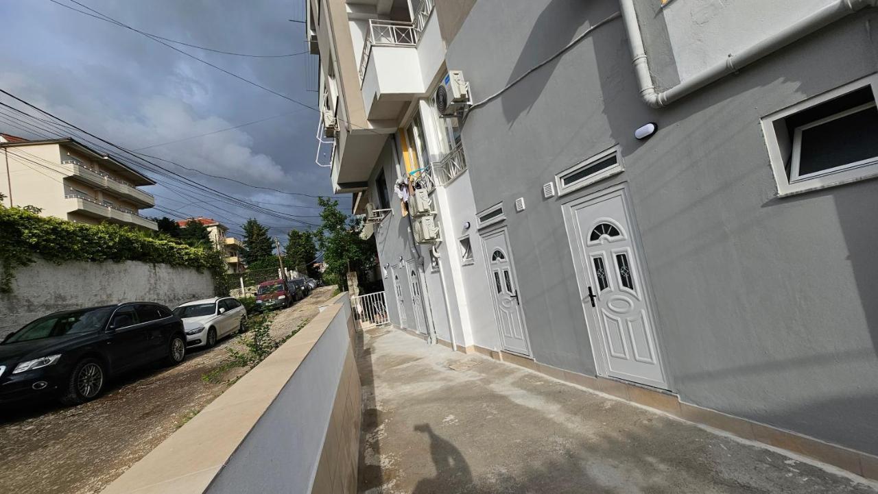 Ulliri Apartment Tirana Exterior foto